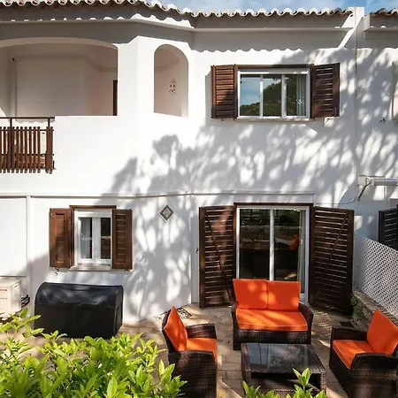 Fegan Villas - Townhouse Ada 度假居 *