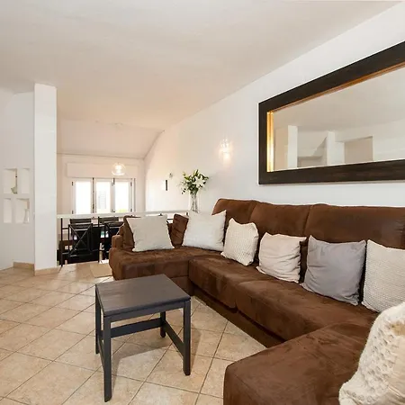 Fegan Villas - Townhouse Ada 楼尔